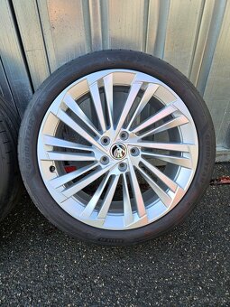 Letní alu kola Veritate 19" Škoda Superb 235/40 R19 - 4