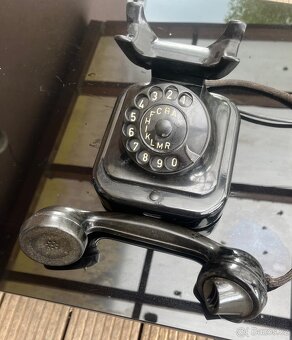 Starý telefon Tesla - 4