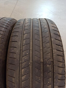 Bridgestone Alenza 245/45R20 275/40R20 - 4