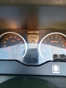 Suzuki Burgman 400 - 4