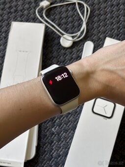 Apple Watch 4 4mm Silver Aluminum White Sport Band - 4