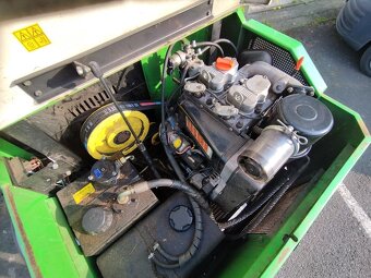 Prodám štěpkovač LS 120D Laski - 4