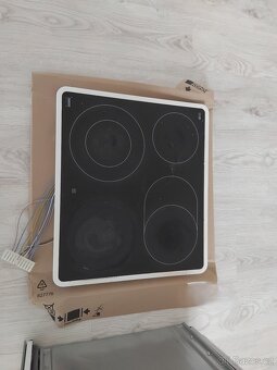 set - elektrická trouba a varná deska značky ZANUSSI - 4