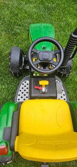 Dětský traktor JOHN DEERE - 4