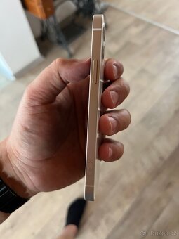 iPhone 12 - 4
