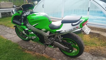 Kawasaki zx7r - 4