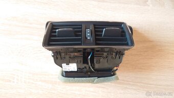 Zadní výdech topení 3V0819203A - 4