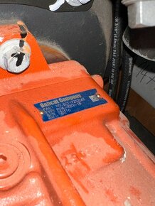 Motor Kubota D1703 3válec 18.5 kW včetně hyd. čerpadla atd - 4