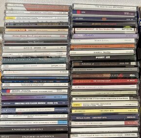 9 kg CD hudby - 4