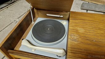 Elektronkové rádio Tesla Opereta 1021A - 4