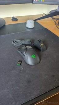 Razer Viper Ultimate + Mouse Dock - 4