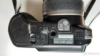 Olympus SP-560 UZ - 4