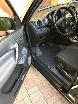 Toyota RAV 4 2004 - 4