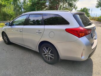 Toyota Auris 1,4 D-4D Touring Sports - 4