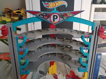 Hotwheels garáž/dráha - 4