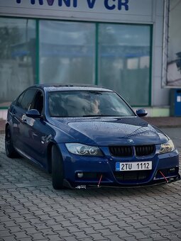 BMW E90 330i LeMans Blau - 4