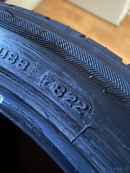 Bridgestone potenza 235/40 R19 - 4