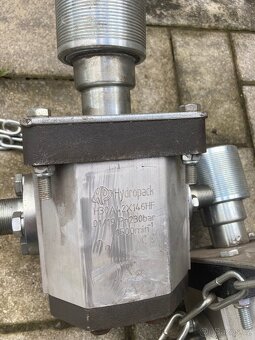 Hydraulické čerpadlo s rychlospojkou na kardan - 4