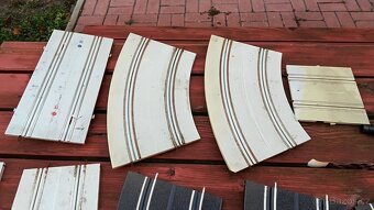 Stara autodráha,díly,autíčka atd . - 4