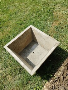 Antický betonový květináč - 4