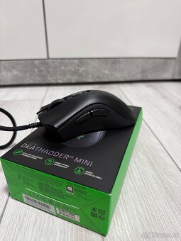 Razer DeathAdder V2 Mini - 4