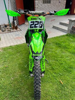 Kawasaki KXF 450 – výborný stav, připravená na sezónu - 4