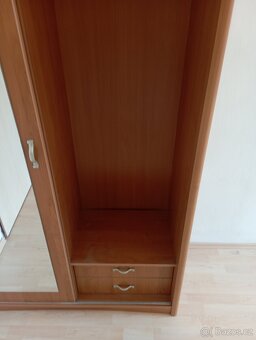 Skříň do předsíně - 4