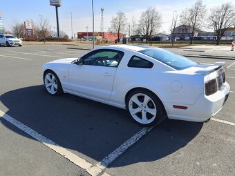 Ford Mustang GT 4.6 V8 - 4