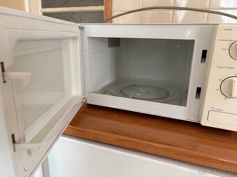 Mikrovlnná trouba ETA 0195 (objem 20 l, výkon 800 W) - 4