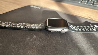Apple watch se 44mm 32gb 1st gen - 4