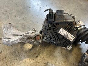 Ford - díly z motoru - 4