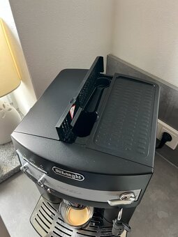 Kávovar DeLonghi Magnifica ESAM 3000.B - 4