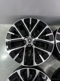 R19 Terrain Mercedes E - 4