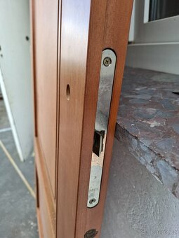 Prodám bytelné interiérové dveře Masonite 80 levé + 90 pravé - 4