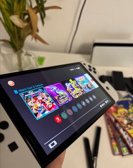 Prodám Nintendo Switch OLED + 4 hry - 4