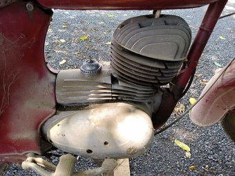 Motocykl ČZ 250, typ 455.02 - 4