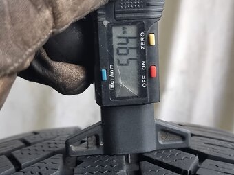 Zimní pneu Semperit MGrip 92H 205 60 16 - 4