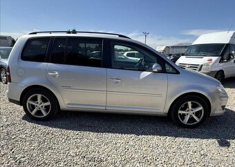 Volkswagen Touran 1,4 TSI 103kW TAŽNÉ, 7MÍST benzín manuál - 4