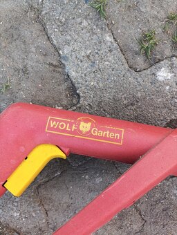 Prodám elektrickou strunovou sekačku - 4