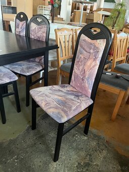 Jídelní stůl se židlemi - 4