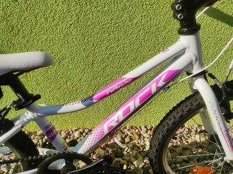 Značkové dětské kolo Rock Machine 20" (bílá/růžová) - 4