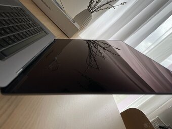 MacBook Pro 16-inch, 2019, 2.3 GHz, 8jádr Intel i9, 1TB SSD - 4