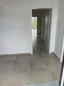Prodej rodinného domu 196 m. Hluboká nad Vltavou - 4