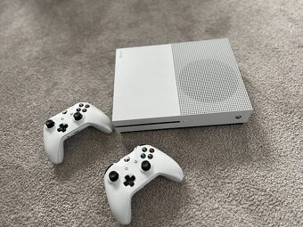 Xbox one S 500GB (2x ovladač + 4x hry na DVD viz. fotka) - 4