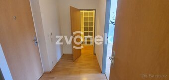 Pronájem bytu 1+kk ve Zlíně, Březnická - 4