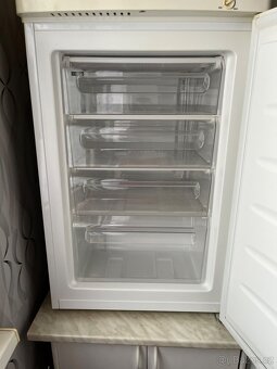 Menší mrazák 80l - 4