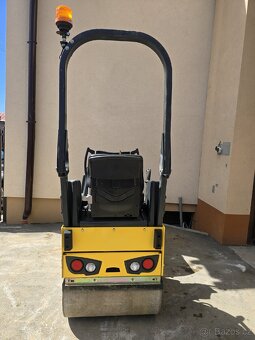 Tandemový vibračný valec Bomag BW 80 AD-5
Bomag BW 80 AD-5 - 4
