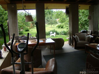 Prodej rodinného domu se zahradou a stavebním pozemkem v Hoř - 4