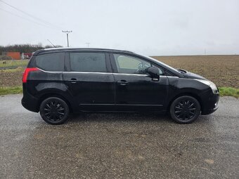 Peugeot 5008 7 míst - 4