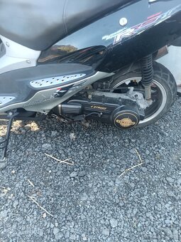 Prodám skůtr YAMASAKI 125 ccm. - 4